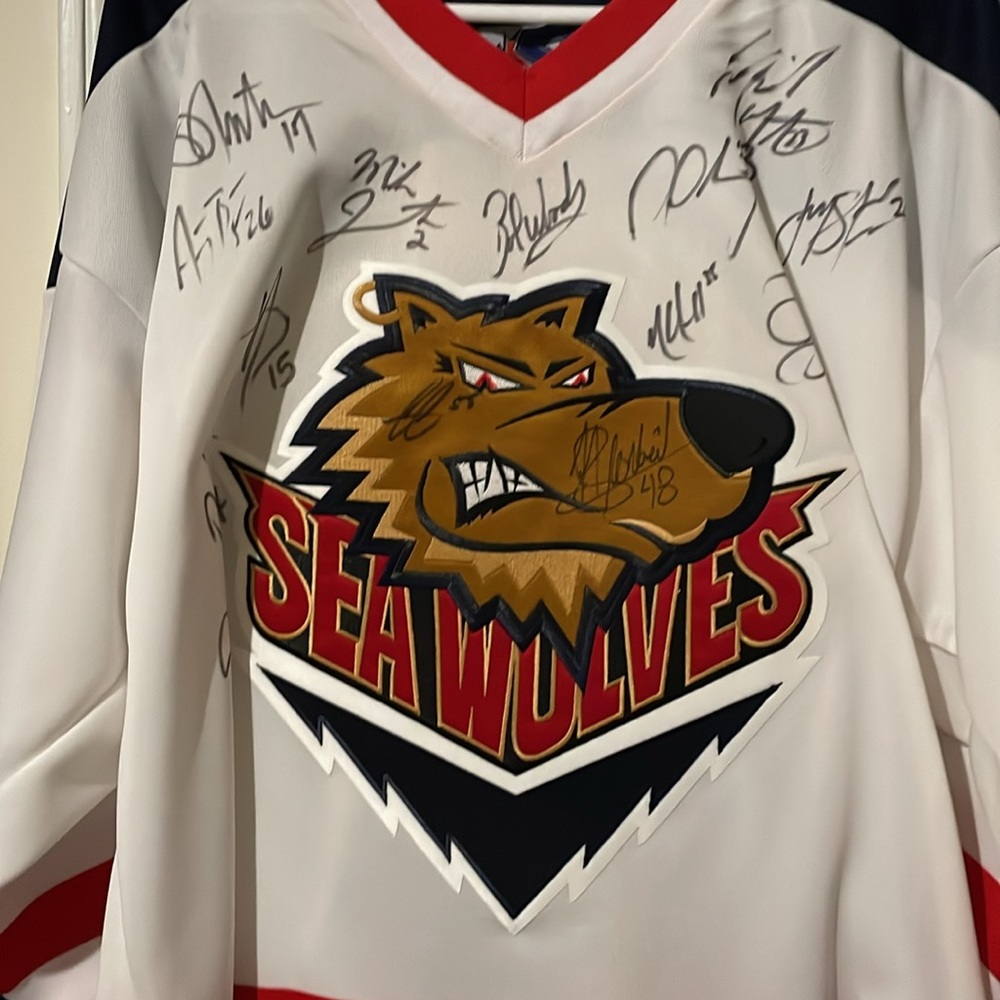Sea Wolves Autographed Hockey Jersey - Picture 6 of 6